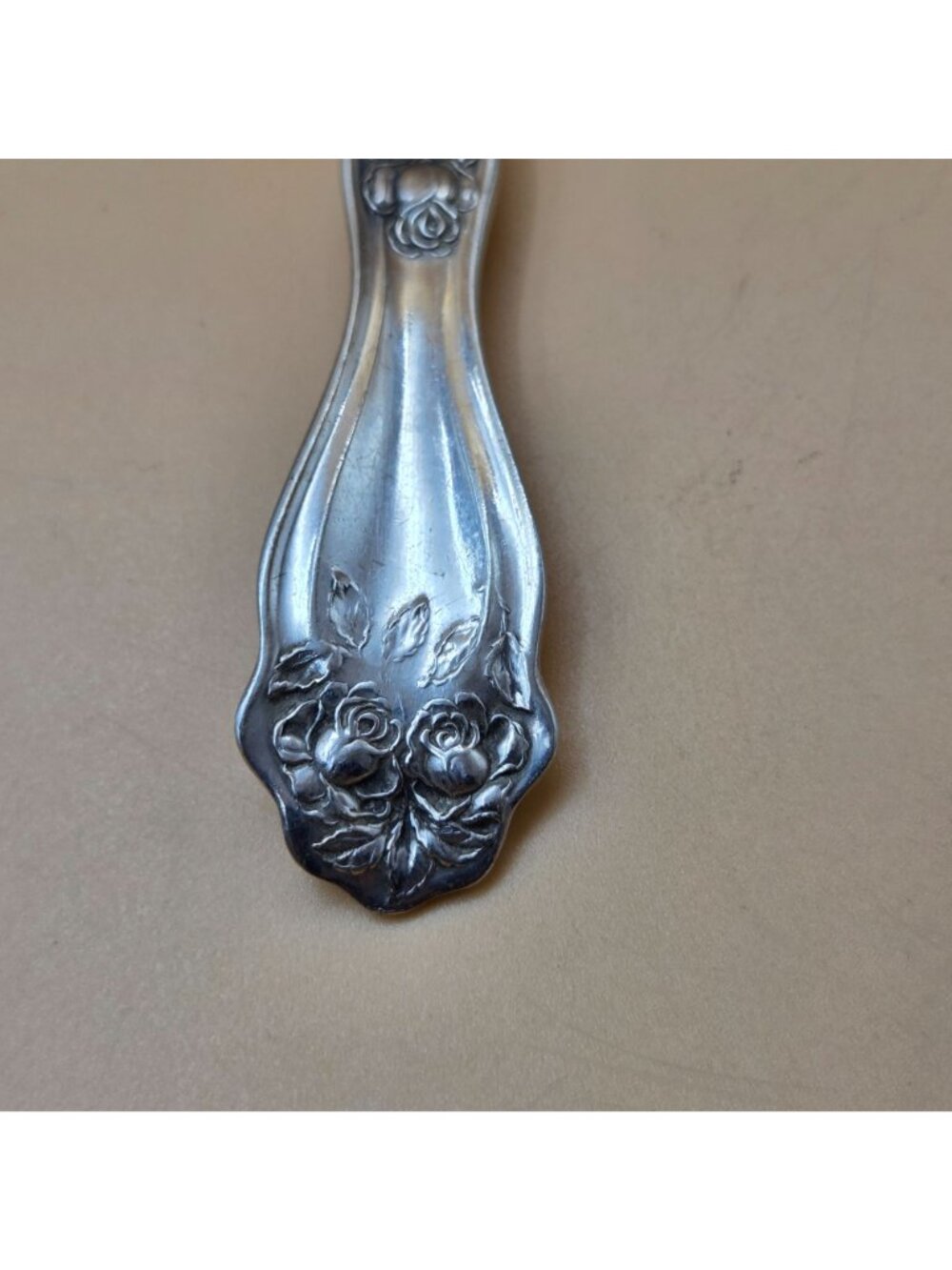 Holmes & Edwards American Beauty Rose Silverplate Berry Spoon Flatware - Picture 6 of 10
